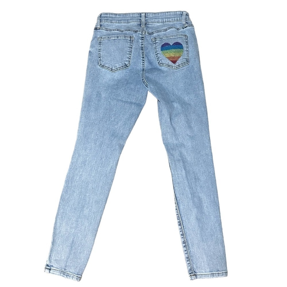 New York & Co Mid-Rise Skinny Jeans with Rainbow Heart Size 8
